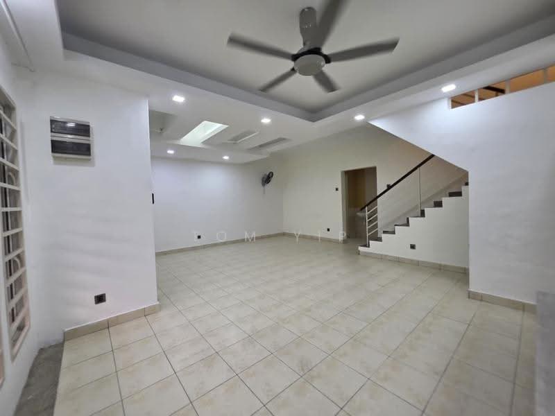2-storey Terraced House for Sale in Subang Bestari (Shah Alam) - Tom Yip - Living Room - PropertyGuru.com.my