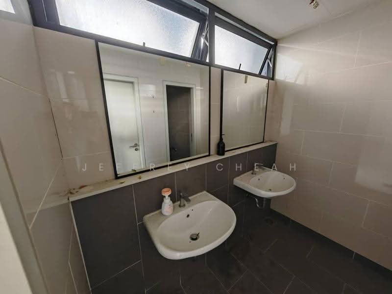 Retail Office untuk Disewa di Cyberjaya (Selangor) - Jeffrey Cheah - Bathroom - PropertyGuru.com.my