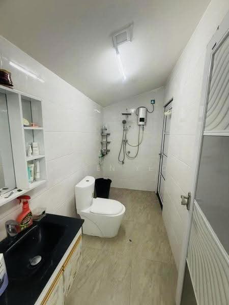 Rumah Teres 1.5-Tingkat untuk Dijual di Austin (Johor Bahru) - Karen Yeo - Bathroom - PropertyGuru.com.my