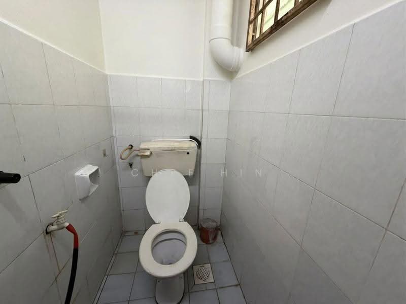 Flat for Sale at Alam Perdana Flat - Chee Hin - Bathroom - PropertyGuru.com.my