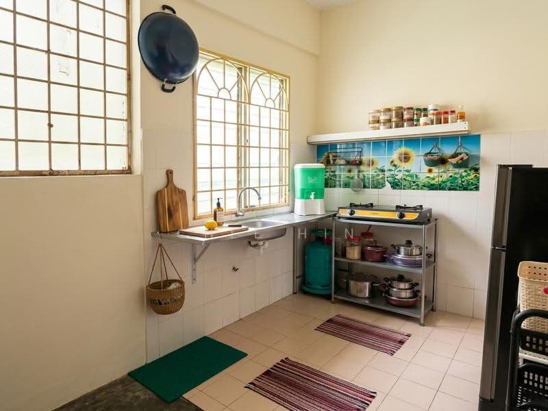 Flat for Sale at Alam Perdana Flat - Chee Hin - Kitchen - PropertyGuru.com.my