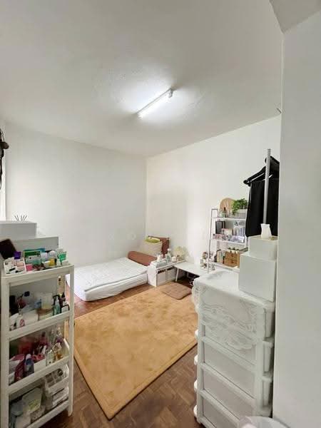 Kondominium untuk Dijual di Villa Condominium - Harold Lee - Bedroom - PropertyGuru.com.my