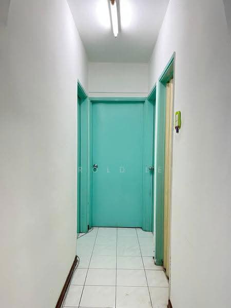 Kondominium untuk Dijual di Villa Condominium - Harold Lee - Corridor - PropertyGuru.com.my