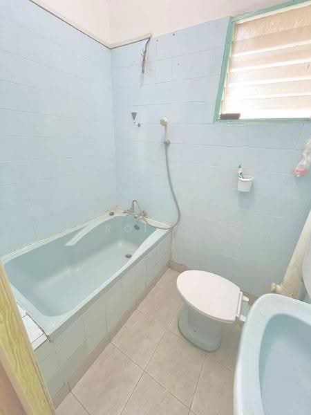 Kondominium untuk Dijual di Villa Condominium - Harold Lee - Bathroom - PropertyGuru.com.my
