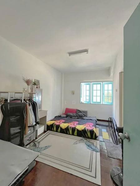 Kondominium untuk Dijual di Villa Condominium - Harold Lee - Bedroom - PropertyGuru.com.my