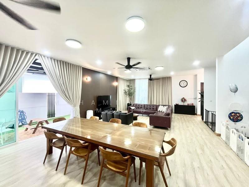 2-storey Terraced House for Sale in Cyberjaya (Selangor) - Mohammad Din Majid - Living Room - PropertyGuru.com.my