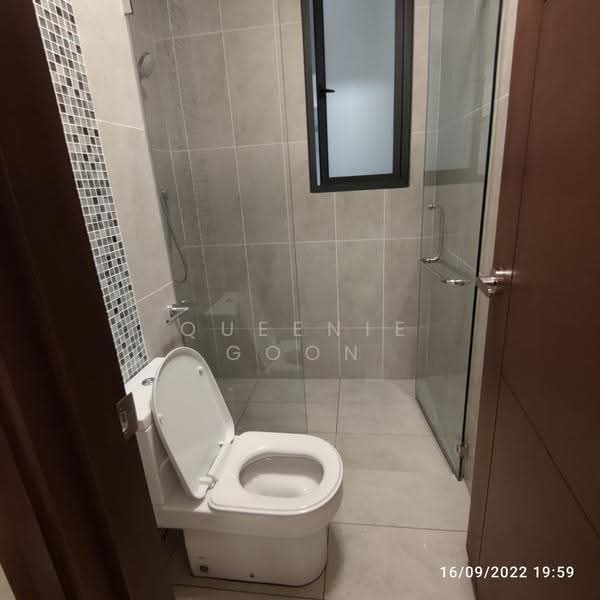 Kondominium untuk Disewa di Queens Residences Q2 @ Queens Waterfront - Queenie Goon - Bathroom - PropertyGuru.com.my