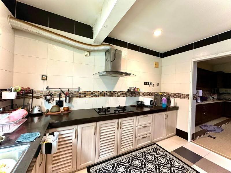 2-storey Terraced House for Sale in Denai Alam (Shah Alam) - Muhd Khairulnawawi Kamaruddin - Kitchen - PropertyGuru.com.my