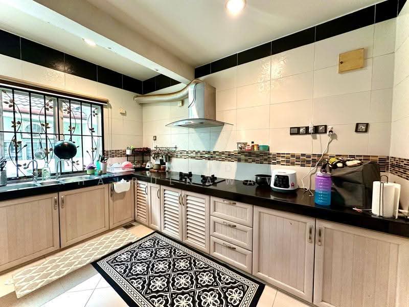 2-storey Terraced House for Sale in Denai Alam (Shah Alam) - Muhd Khairulnawawi Kamaruddin - Kitchen - PropertyGuru.com.my