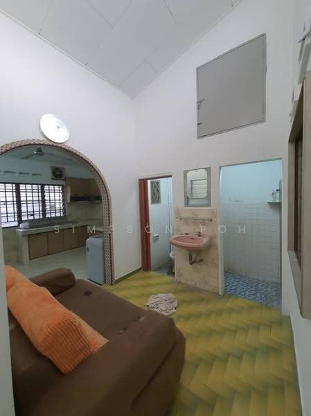 1-storey Terraced House for Rent in Taman Abad (Johor Bahru) - Simpson Poh - Living Room - PropertyGuru.com.my