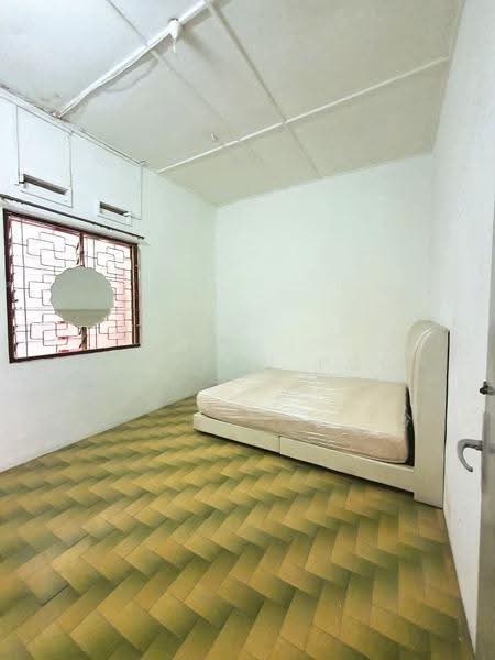 1-storey Terraced House for Rent in Taman Abad (Johor Bahru) - Simpson Poh - Bedroom - PropertyGuru.com.my