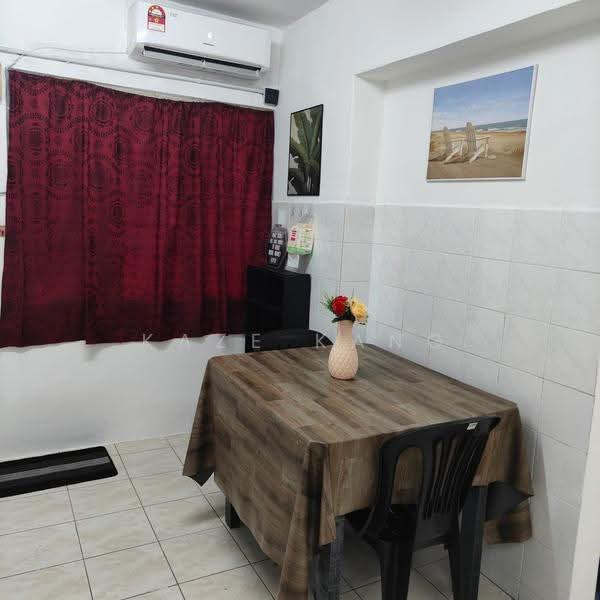 Rumah Flat untuk Disewa di Green Garden - Kaze Kang - Dining Room - PropertyGuru.com.my