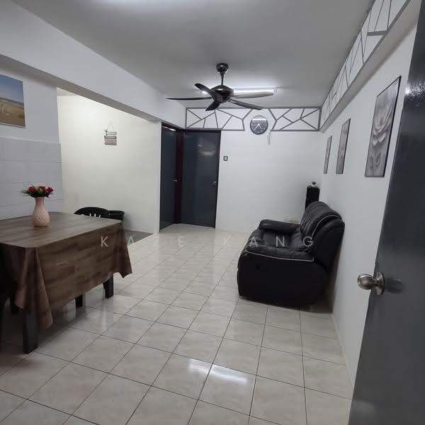 Rumah Flat untuk Disewa di Green Garden - Kaze Kang - Living Room - PropertyGuru.com.my