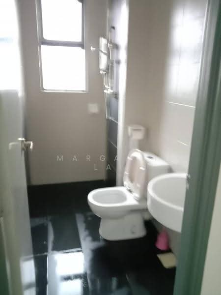 Service Residence for Sale at Amaya Maluri - Margaret Lai - Bathroom - PropertyGuru.com.my