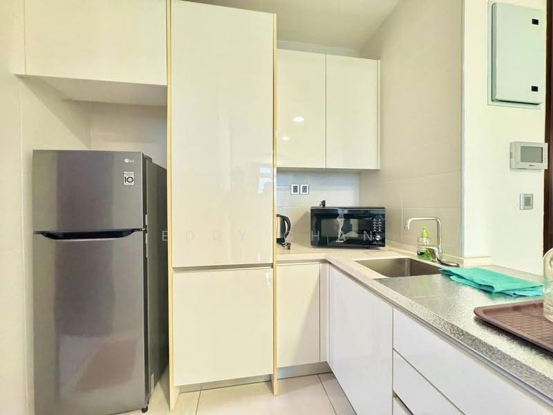 Kediaman Servis untuk Dijual di Paragon Residences @ Straits View - Eddy Chan - Kitchen - PropertyGuru.com.my