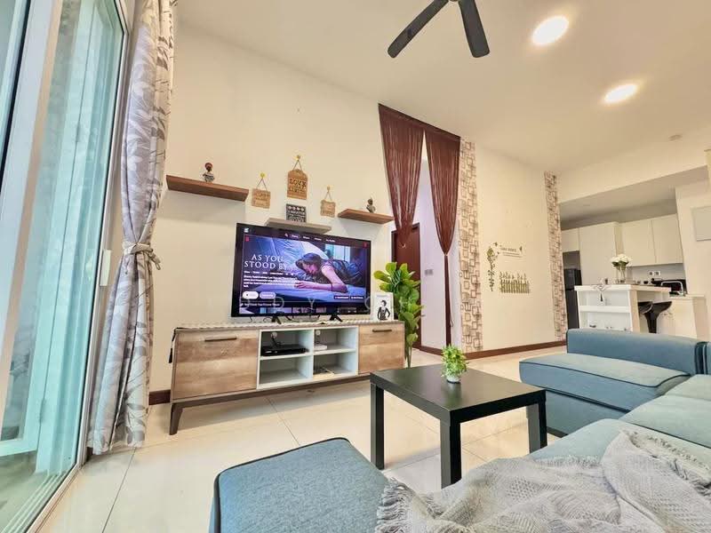 Kediaman Servis untuk Dijual di Paragon Residences @ Straits View - Eddy Chan - Living Room - PropertyGuru.com.my