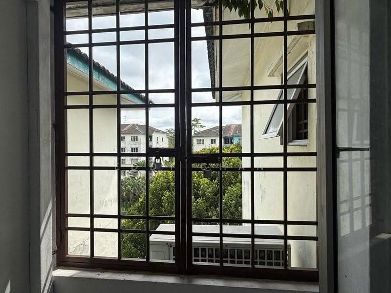 Rumah Flat untuk Dijual di Sri Intan - Eddy Chan - View - PropertyGuru.com.my