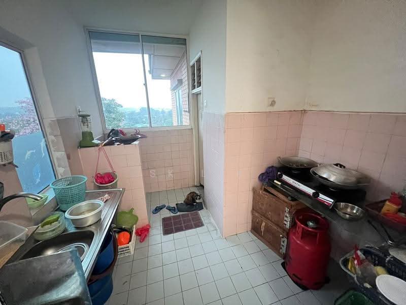 Pangsapuri untuk Dijual di Rajawali Apartment - SK Luk - Kitchen - PropertyGuru.com.my