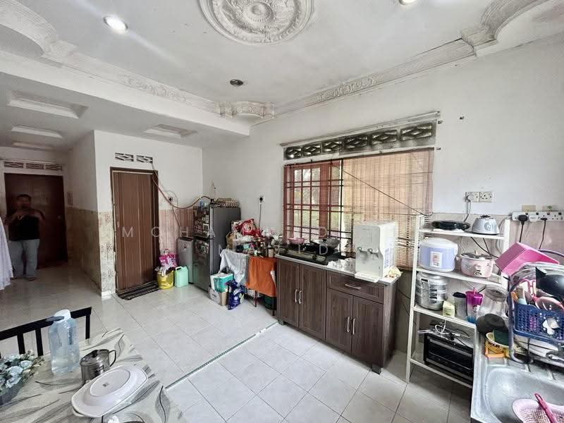 Rumah Teres 1-Tingkat untuk Dijual di Taman Nakhoda (Telok Panglima Garang) - Mohammad Din Majid - Kitchen - PropertyGuru.com.my