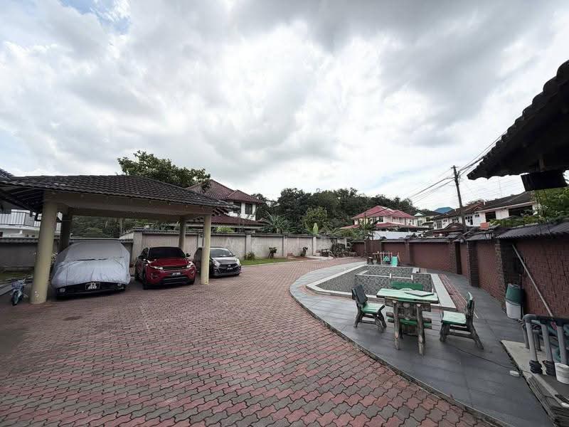 Bungalow House for Sale in Taman Bukit Kempas (Tampoi) - Jaz Lee - PropertyGuru.com.my