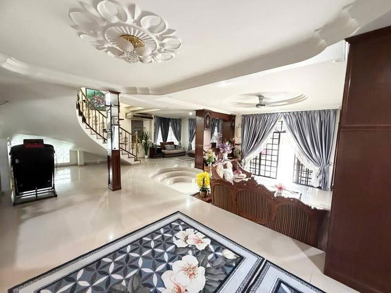 Bungalow House for Sale in Taman Bukit Kempas (Tampoi) - Jaz Lee - PropertyGuru.com.my