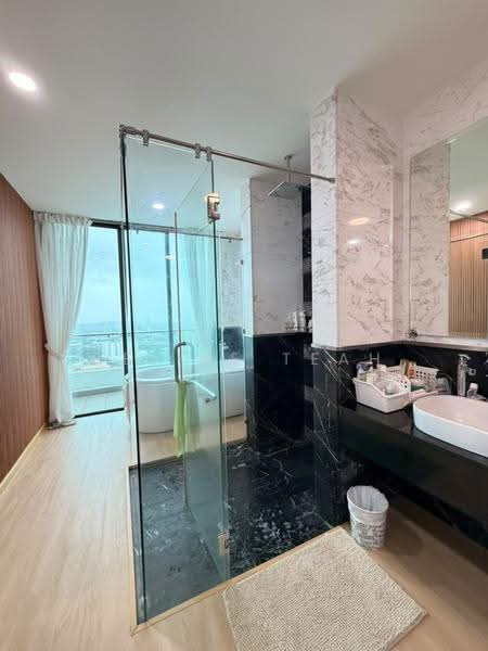 Kondominium untuk Disewa di The Peak Vista - Celine Teah - Bathroom - PropertyGuru.com.my