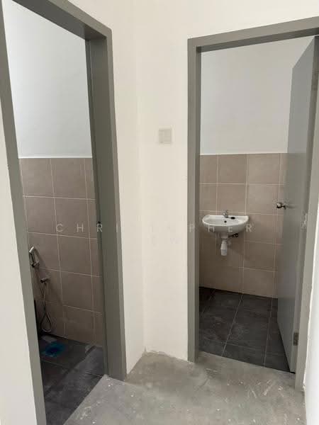 Shop / Office for Rent in Taman Cheras Jaya (Cheras) - Christopher Kew - Bathroom - PropertyGuru.com.my