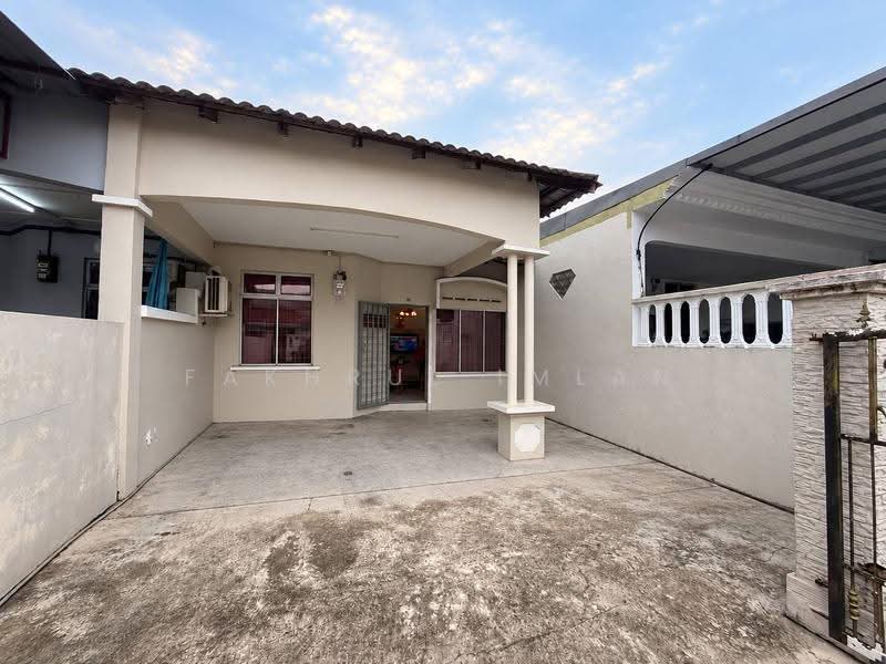 1-storey Terraced House for Sale in Taman Universiti (Skudai) - Fakhrul Imlan - Exterior - PropertyGuru.com.my