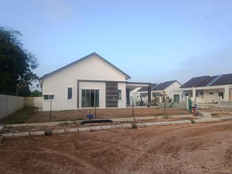 Rumah Berkembar untuk Dijual di Rumah Berkembar Setingkat di Sik Kedah (Sik) - Ching Hsian Lim - Exterior - PropertyGuru.com.my