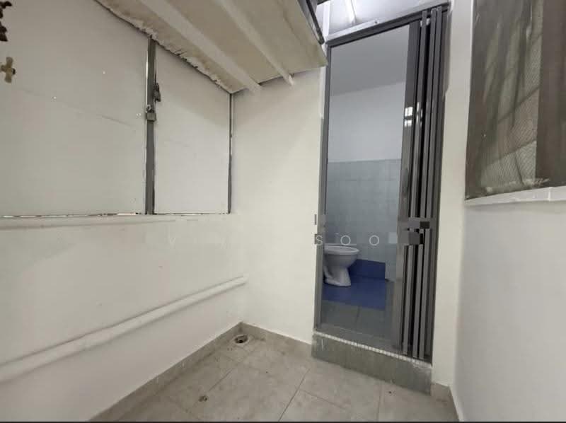 Rumah Flat untuk Dijual di Flat Taman Ungku Tun Aminah - Vince Soo - Bathroom - PropertyGuru.com.my