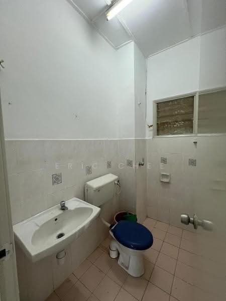 Pangsapuri untuk Dijual di Sri Penaga - Eric Chee - Bathroom - PropertyGuru.com.my