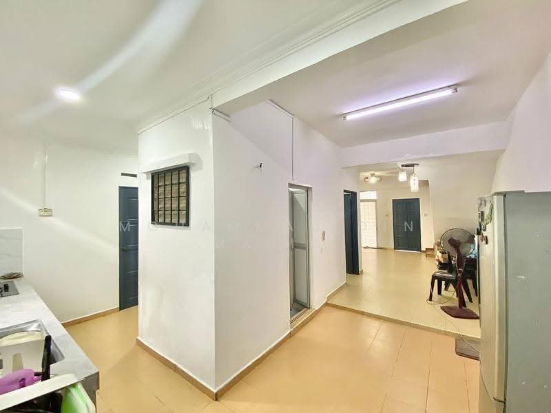 Rumah Teres 2-Tingkat untuk Dijual di Bandar Mahkota Banting (Tanjong Duabelas) - Mohammad Din Majid - Kitchen - PropertyGuru.com.my