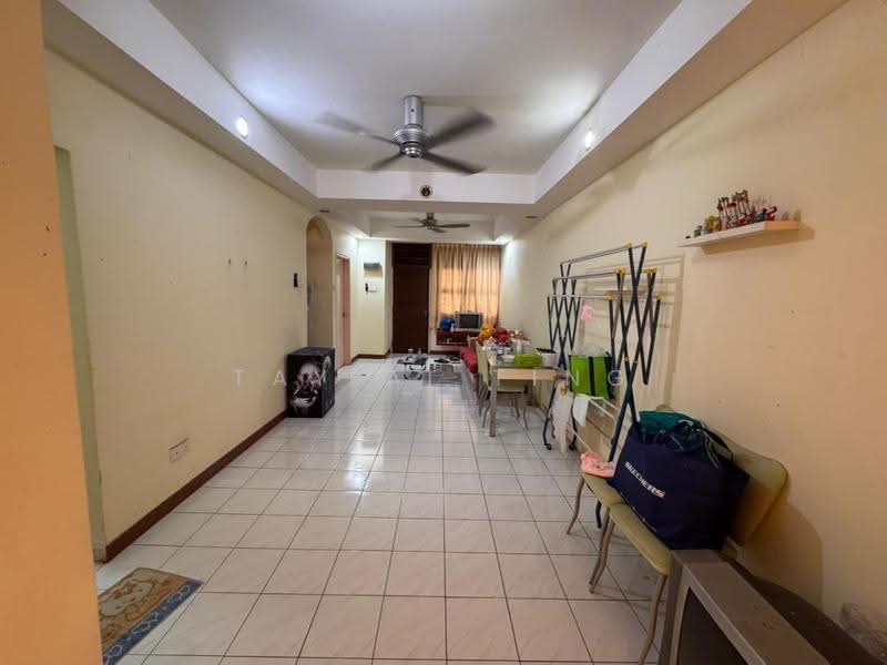 Condominium for Sale at Palm Court Town House - Tay Ai Ting - Living Room - PropertyGuru.com.my