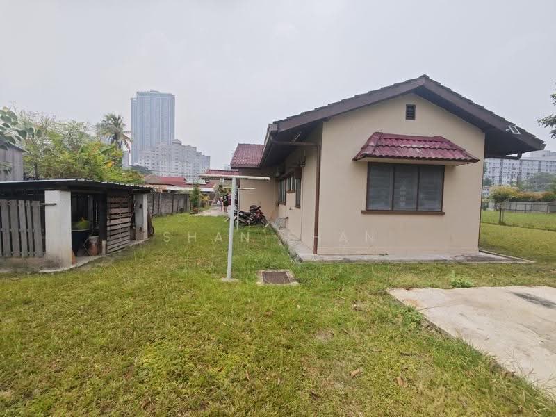 Bungalow House for Sale in Seksyen 18 (Petaling Jaya) - Shan Shan - PropertyGuru.com.my