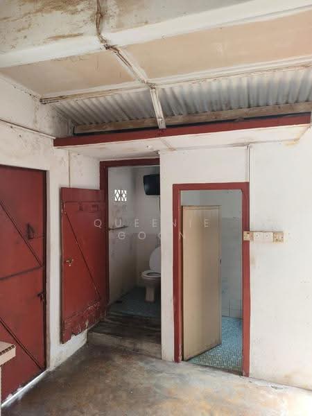 1-storey Terraced House for Sale in Ayer Itam (Penang) - Queenie Goon - Bathroom - PropertyGuru.com.my