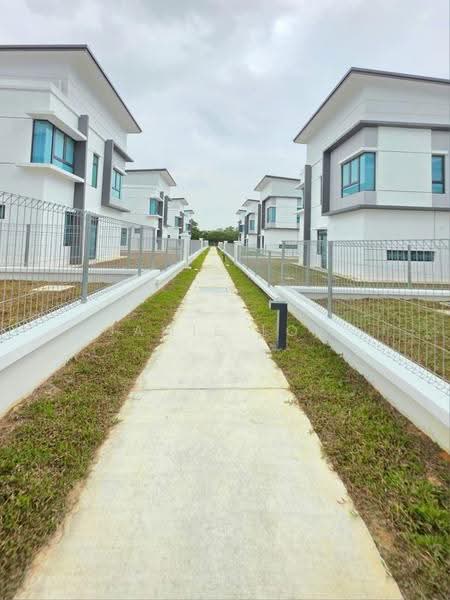Bungalow House untuk Dijual di Taman Molek (Johor Bahru) - Jamie Low - Exterior - PropertyGuru.com.my