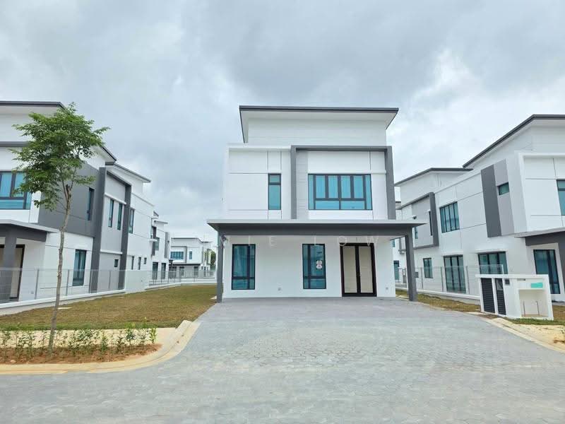 Bungalow House untuk Dijual di Taman Molek (Johor Bahru) - Jamie Low - PropertyGuru.com.my
