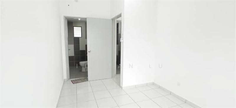 Kediaman Servis untuk Dijual di Residensi Mutiara Kajang 2 - Ridzuan Lu - Bathroom - PropertyGuru.com.my