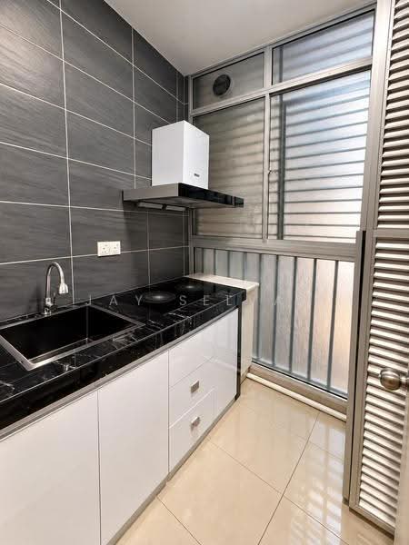 Condominium for Rent at The Haute Gurney - Jay Selvam - Kitchen - PropertyGuru.com.my