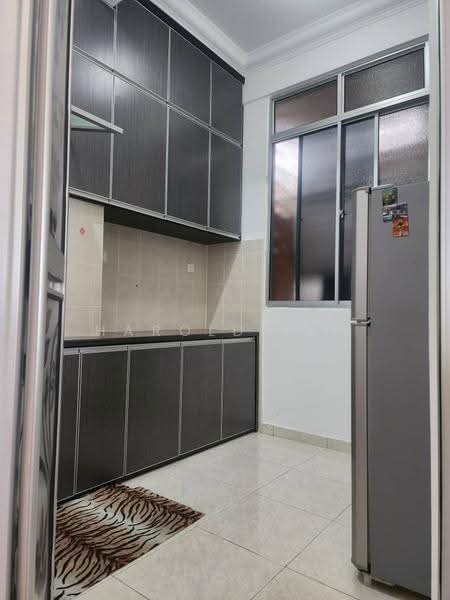 Flat for Sale at Lavender Park - Harold Lee - Kitchen - PropertyGuru.com.my