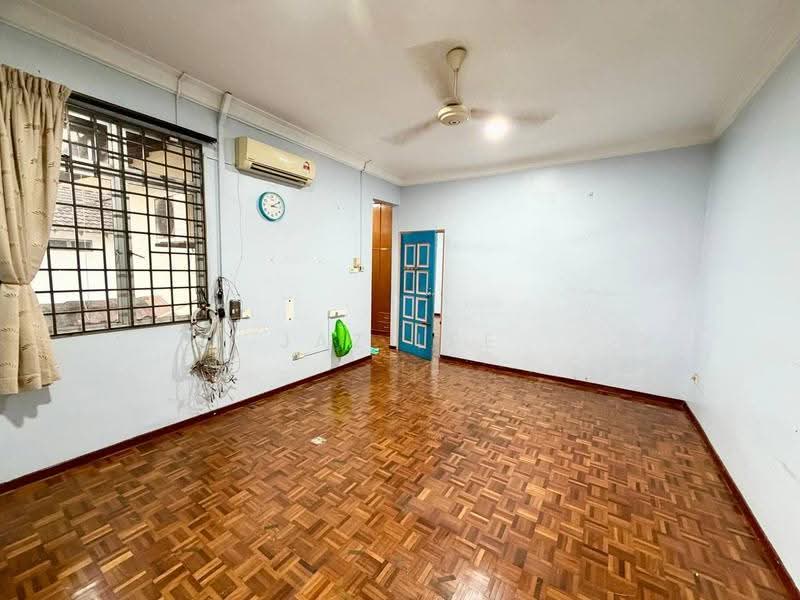 Semi-Detached House for Sale in Taman Bukit Kempas (Tampoi) - Jaz Lee - PropertyGuru.com.my