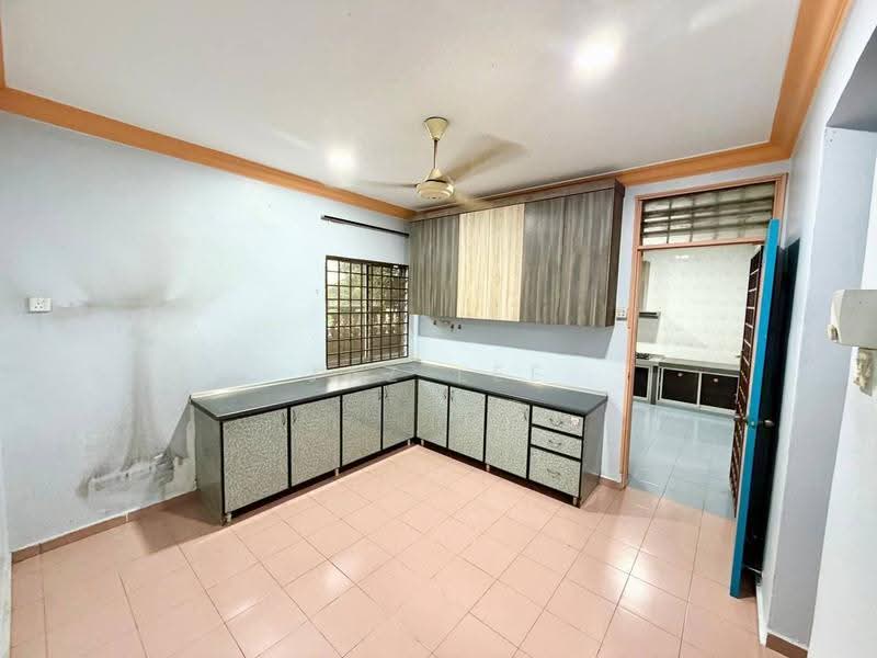 Semi-Detached House for Sale in Taman Bukit Kempas (Tampoi) - Jaz Lee - PropertyGuru.com.my