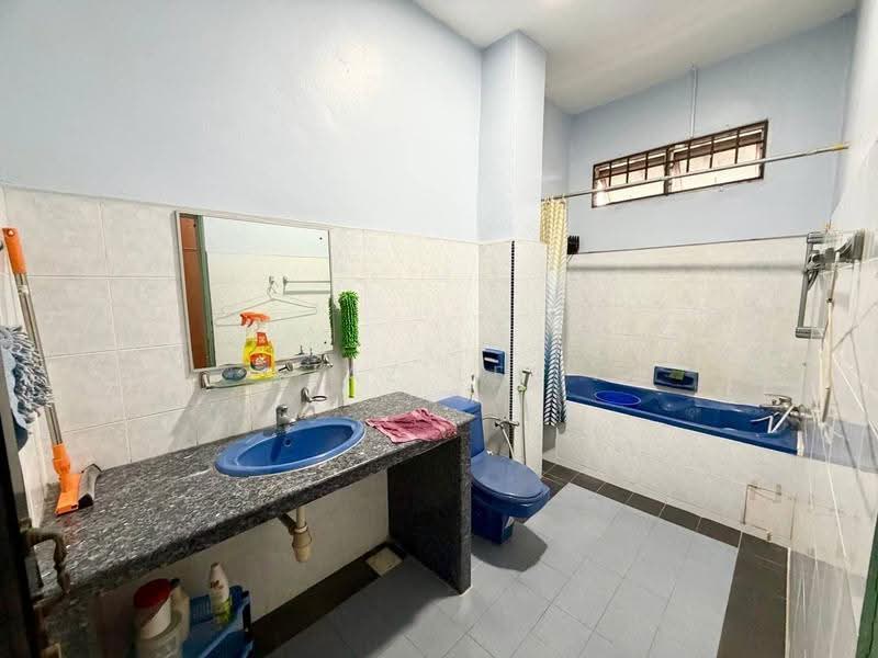 Semi-Detached House for Sale in Taman Bukit Kempas (Tampoi) - Jaz Lee - PropertyGuru.com.my
