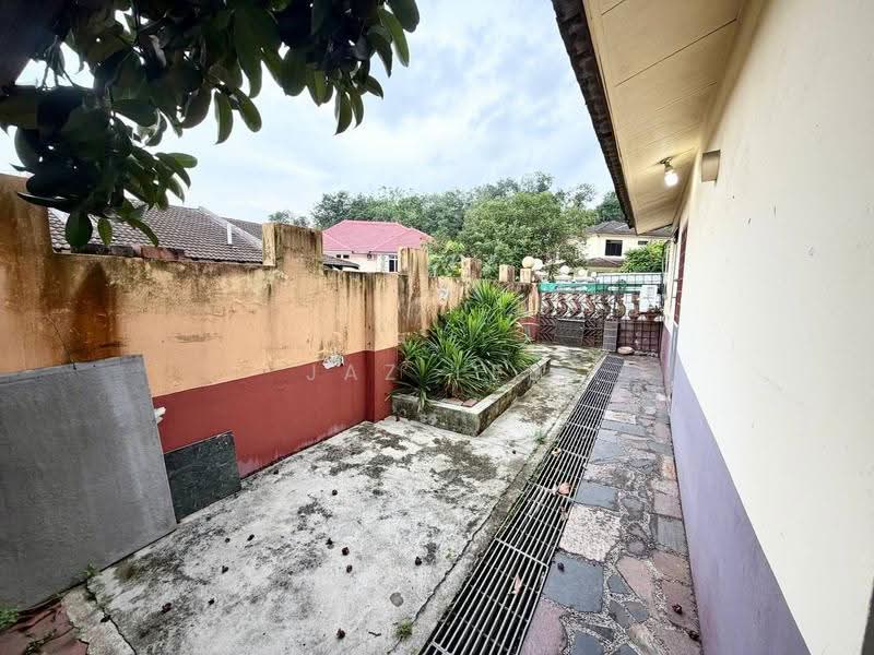 Semi-Detached House for Sale in Taman Bukit Kempas (Tampoi) - Jaz Lee - Exterior - PropertyGuru.com.my