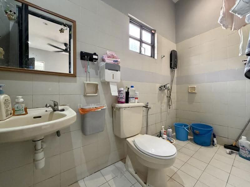 Semi-Detached House for Sale in Sungai Long (Bandar Sungai Long) - Edward Ooi - Bathroom - PropertyGuru.com.my