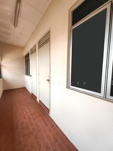 2-storey Terraced House for Sale in Happy Garden (Kuchai Lama) - Mak Oliver - Corridor - PropertyGuru.com.my