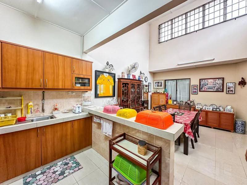 Rumah Berkembar untuk Dijual di Bukit Gasing (Petaling Jaya) - Mohammad Din Majid - Kitchen - PropertyGuru.com.my
