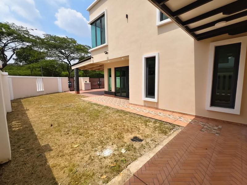 Rumah Teres 2-Tingkat untuk Disewa di Setia Tropika (Johor Bahru) - Jovelle Ding - Exterior - PropertyGuru.com.my