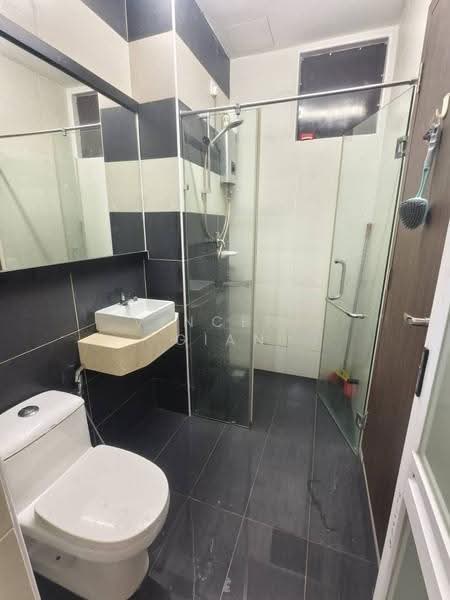 Kediaman Servis untuk Dijual di D'Secret Garden (Pangsapuri Kempas Indah) - Vincent Gian - Bathroom - PropertyGuru.com.my