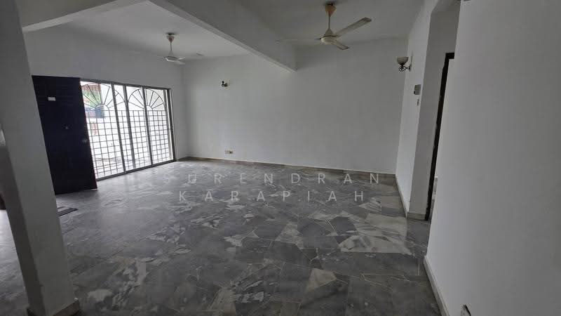 2-storey Terraced House for Sale in Taman Sri Andalas (Klang) - Surendran Karapiah - Living Room - PropertyGuru.com.my